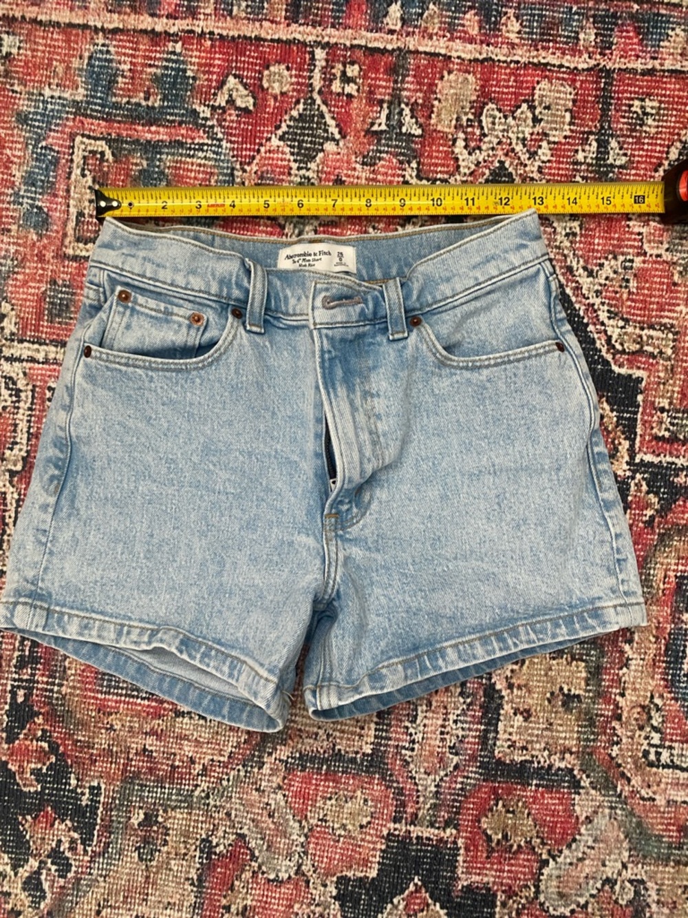 A&F the 4” mom short high rise